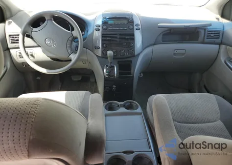 2009 Toyota Sienna Le z USA, uszkodzony, nr VIN 5TDBK23C99S025803